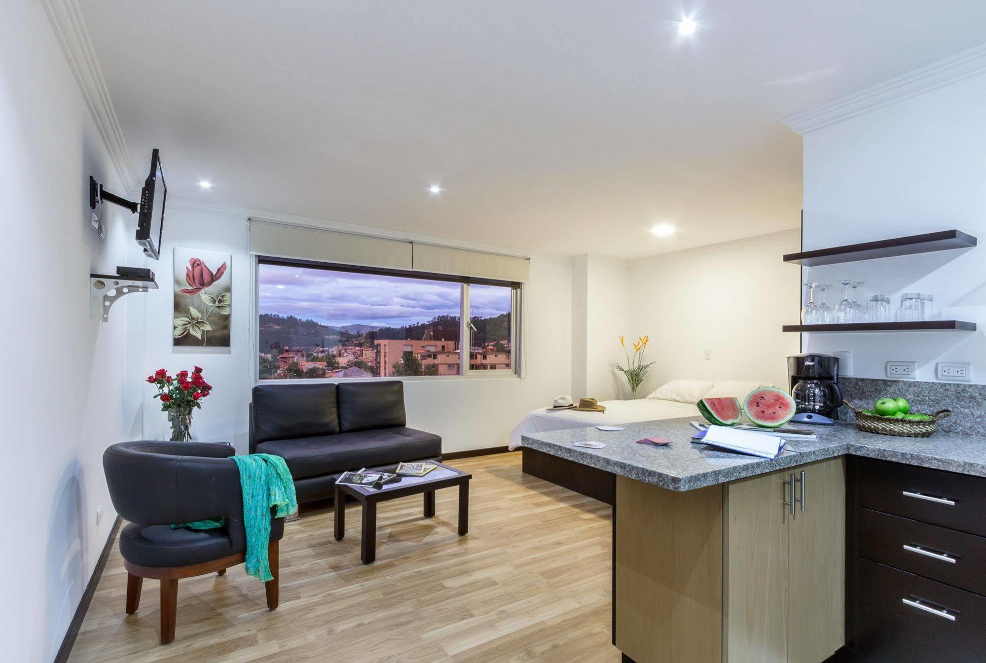 Gaviota Apartments & Suites Cuenca Exterior photo