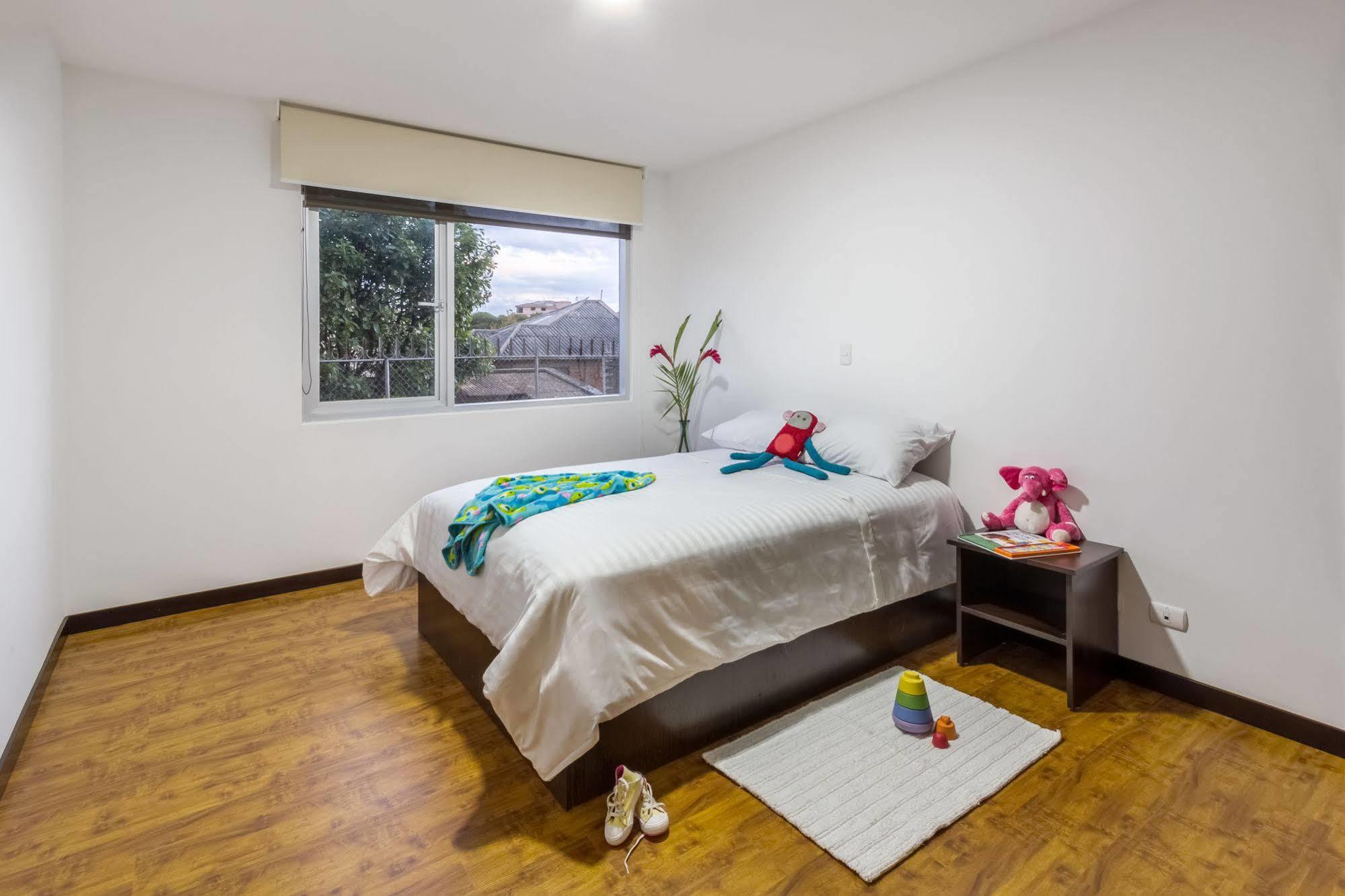 Gaviota Apartments & Suites Cuenca Exterior photo